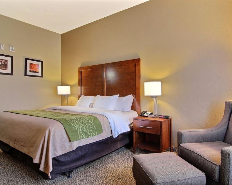 Comfort Inn I-20 Midland Stanton Zewnętrze zdjęcie